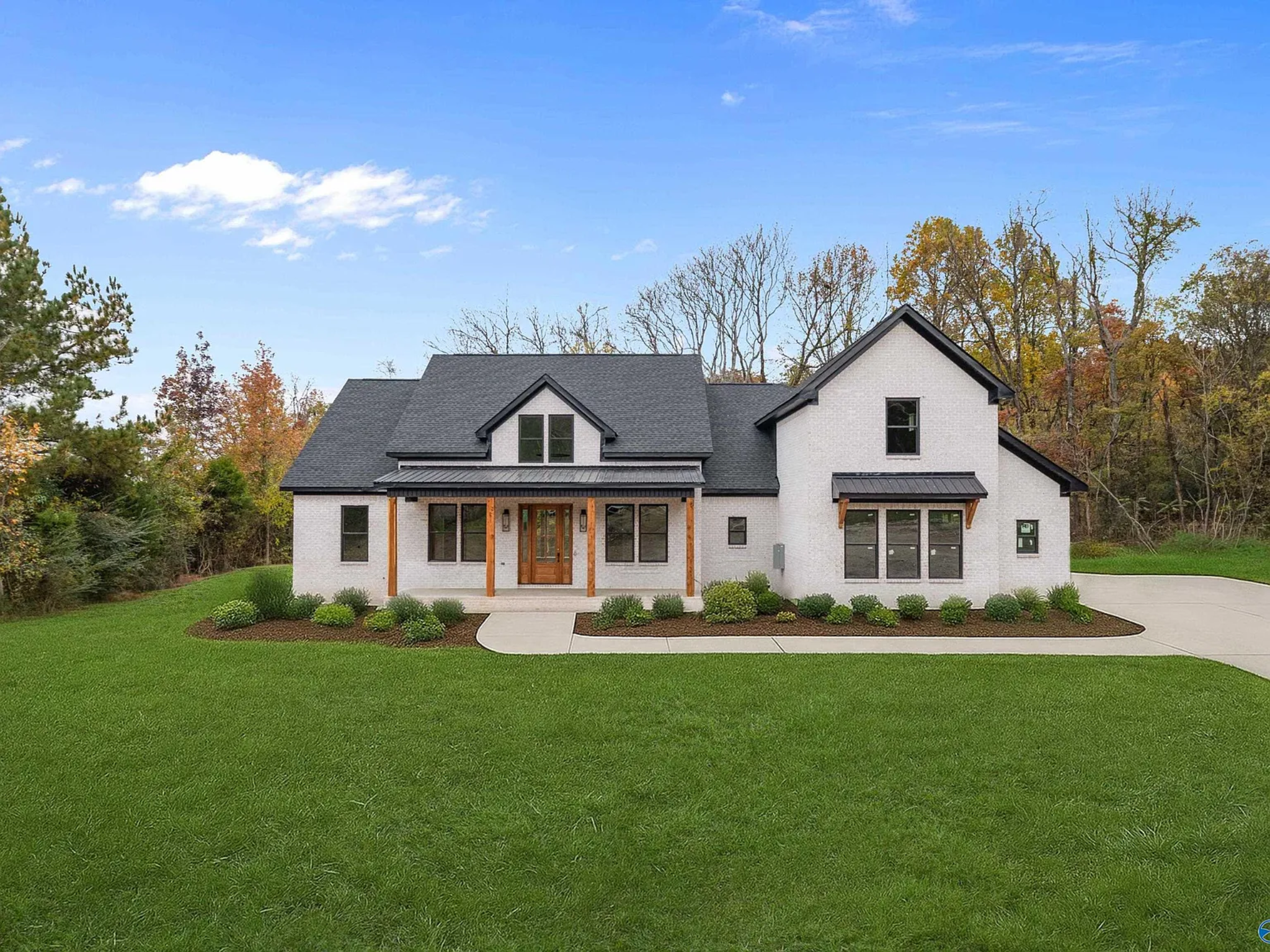 Featured custom home exterior in Huntsville, Alabama.